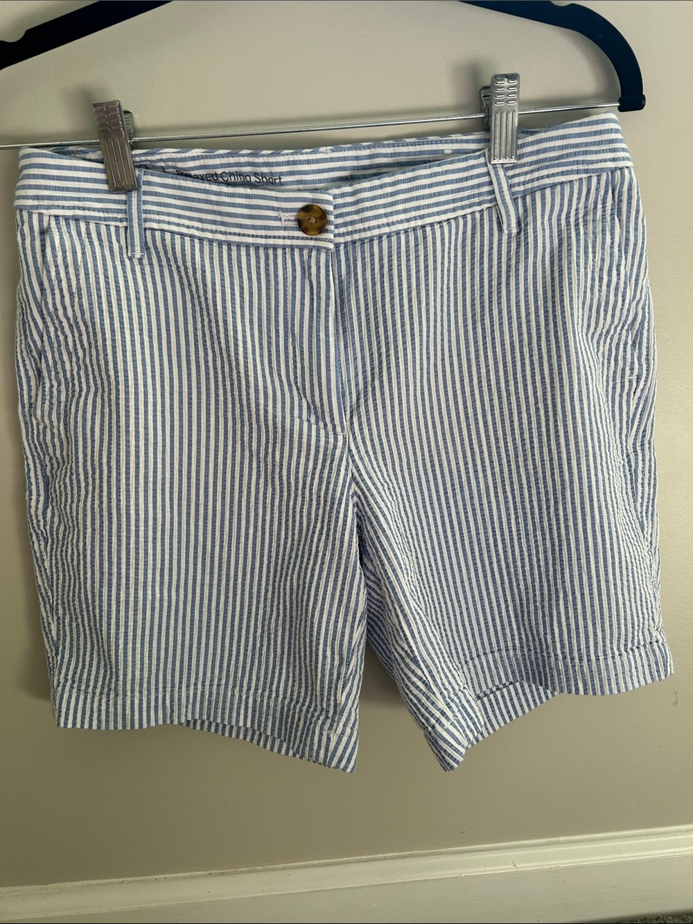 Talbots 2 Women's Seersucker Striped Shorts - Blue/White